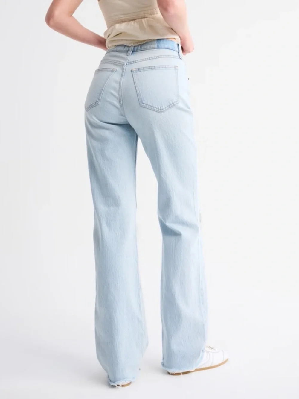90's Straight Ultra High Rise Jeans - Curve Love - Abercrombie + Fitch - Picture 4 of 16